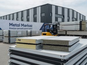 Metal Mərkəz üçün PIR və daşyünü izolyasiyalı səndviç-panellərin, fasad və dam tətbiqləri ilə, paletlər